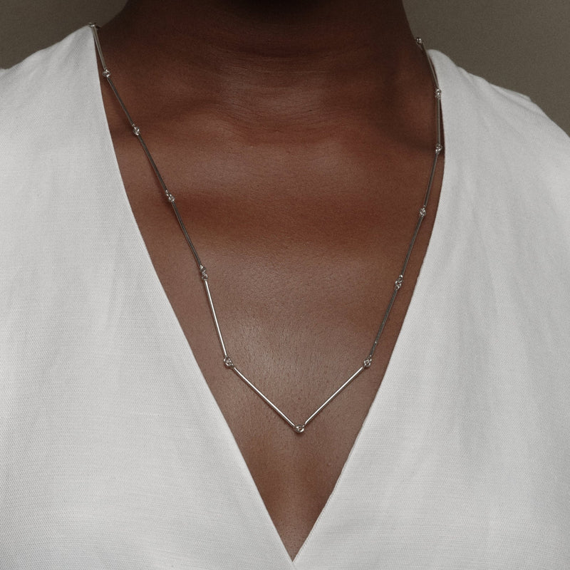 Unity Triangle necklace par la créatrice Aurore Havenne