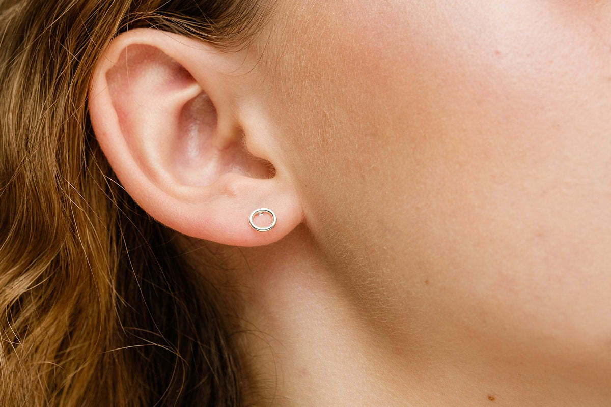 Mini circle earrings silver Aurore Havenne Belgian Designer